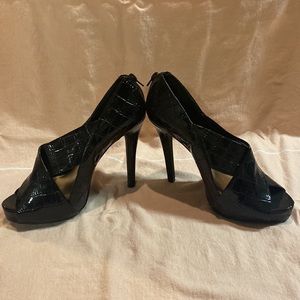 Black patent leather Steve Madden heels